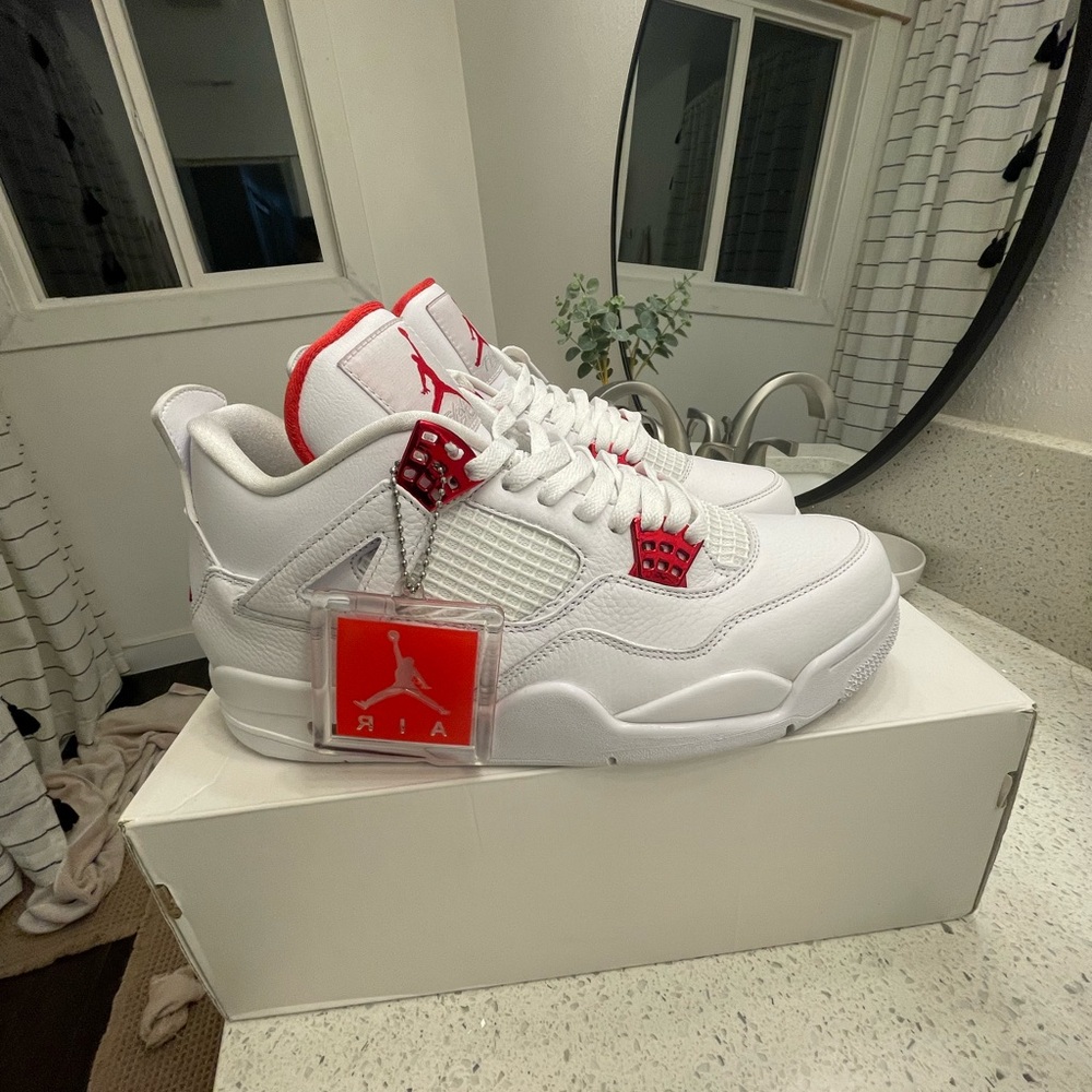 Air jordan 4s red metallic